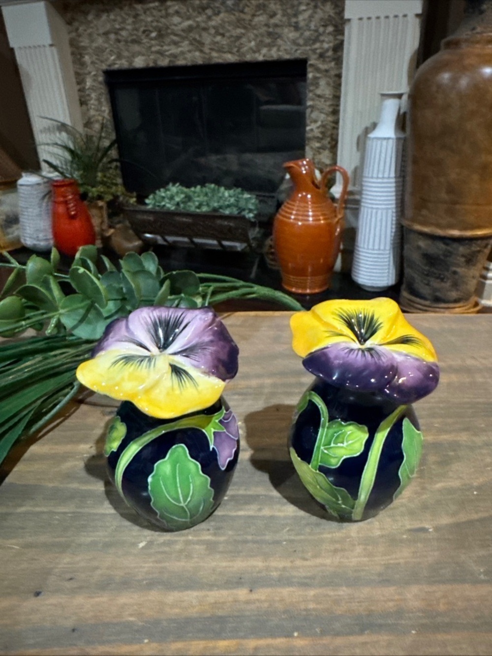 Blue Sky Corp 2004 Ceramic Pansy Flowers Salt & Pepper Shakers Purple Yellow